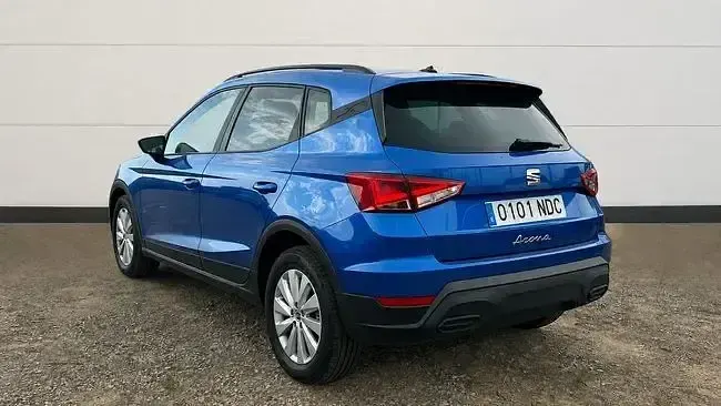 Usado Seat Arona Style 115 CV (84 kW) 2025 Gris SUV