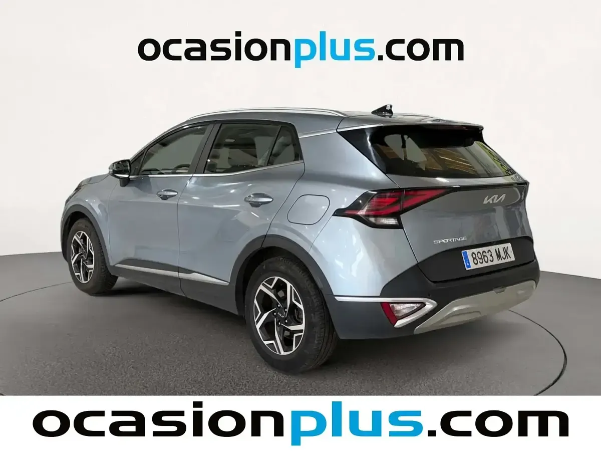 Usado Kia Sportage 136 CV (100 kW) 2023 Gris SUV