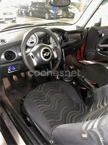Usado Mini ONE 90 CV (66 kW) 2004 Rojo Utilitario