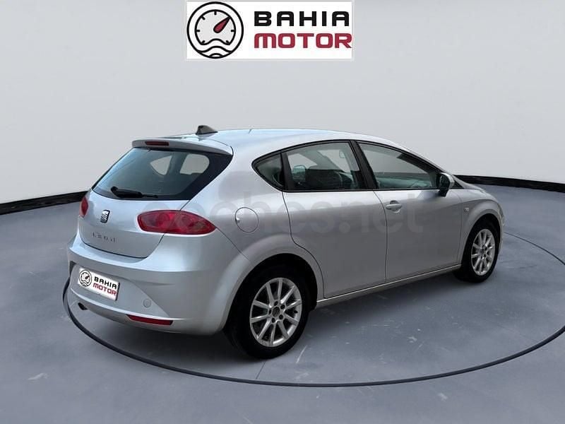 Usado Seat Leon Copa 105 CV (77 kW) 2011 Gris / plata Utilitario