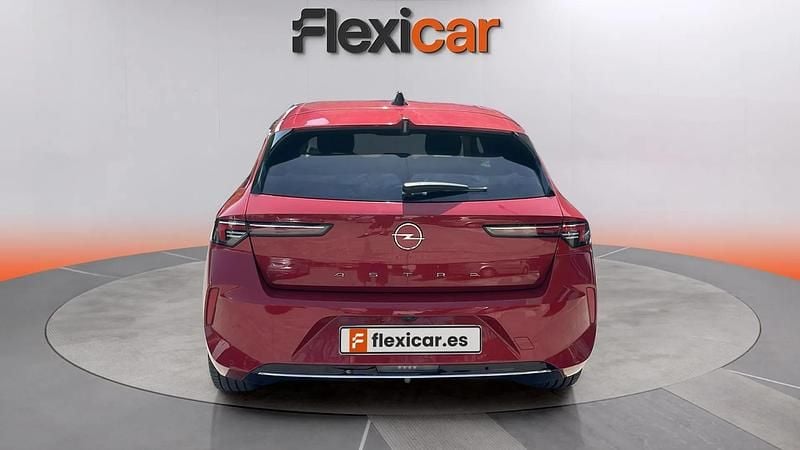 Usado Opel Astra Elegance 131 CV (96 kW) 2023 Rojo Berlina
