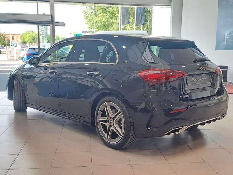 Usado Mercedes A200 Advanced 163 CV (119 kW) 2024 Negro Utilitario