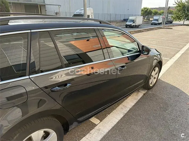 Usado Skoda Octavia Ambition 150 CV (110 kW) 2020 Negro Familiar