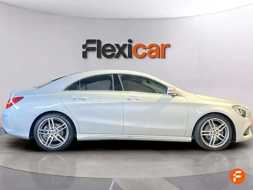 Usado Mercedes CLA180 122 CV (89 kW) 2018 Gris Coupe
