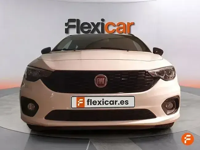 Usado Fiat Tipo Easy 95 CV (69 kW) 2018 Blanco Familiar