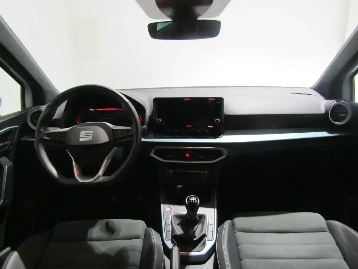 Usado Seat Arona Xperience 115 CV (84 kW) 2025 Blanco SUV
