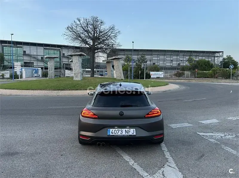 Usado VW Scirocco R-line 125 CV (91 kW) 2015 Gris / plata Coupe