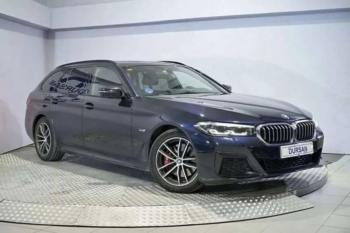 Usado BMW 530e Comfort Edition 292 CV (214 kW) 2021 Azul Familiar