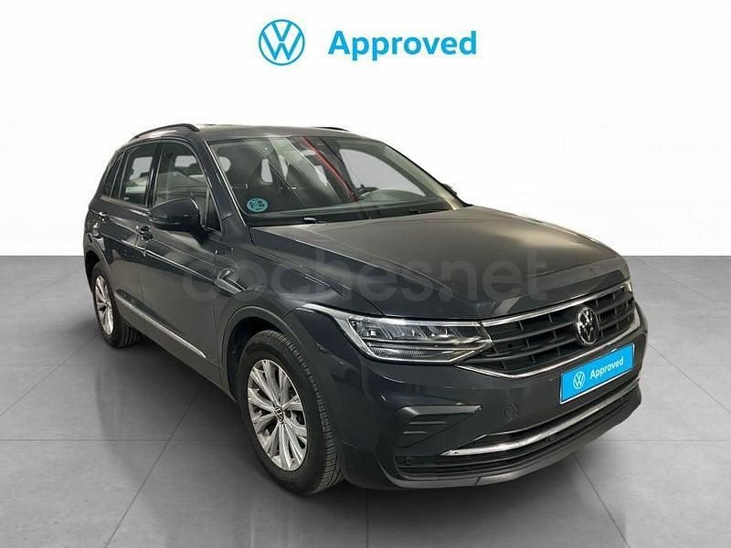 Usado VW Tiguan 122 CV (89 kW) 2022 Gris / plata SUV