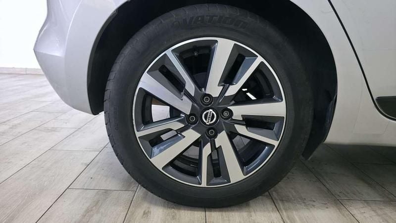 Usado Nissan Micra 92 CV (67 kW) 2021 Plateado Utilitario