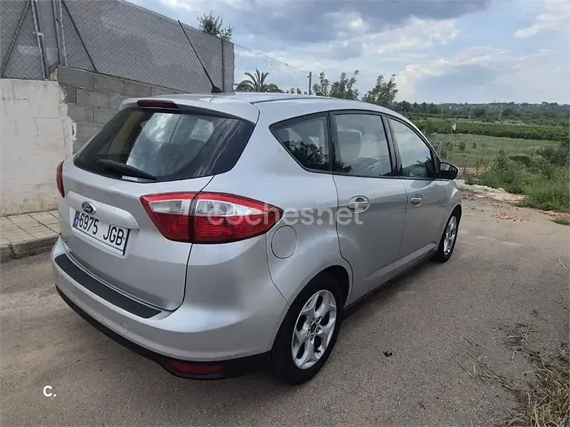 Usado Ford C-MAX 115 CV (84 kW) 2015 Gris / plata Monovolumen