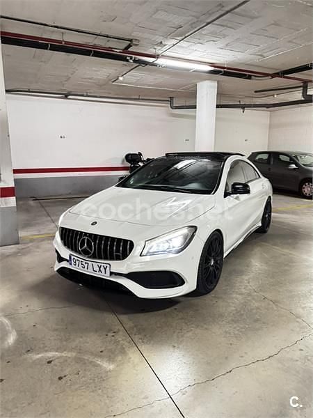 Blanco Usado 2017 Mercedes CLA220 AMG line Berlina | 23.000 € (Precio justo) - Imagen 1/4