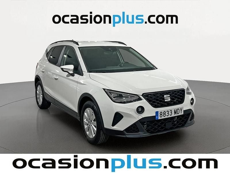 Usado Seat Arona Style 110 CV (80 kW) 2023 Blanco SUV