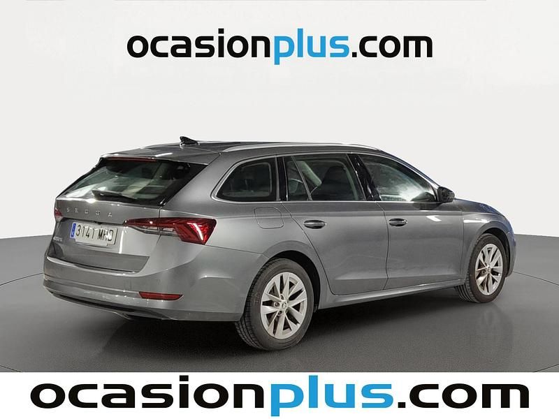Usado Skoda Octavia Selection 150 CV (110 kW) 2023 Gris Familiar