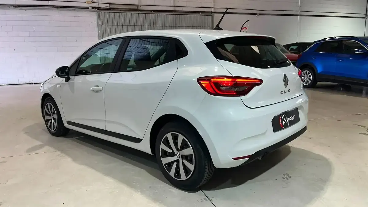 Usado Renault Clio Equilibre 101 CV (74 kW) 2023 Blanco Utilitario