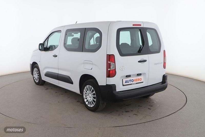 Usado Toyota Proace City City 100 CV (73 kW) 2024 Blanco Monovolumen
