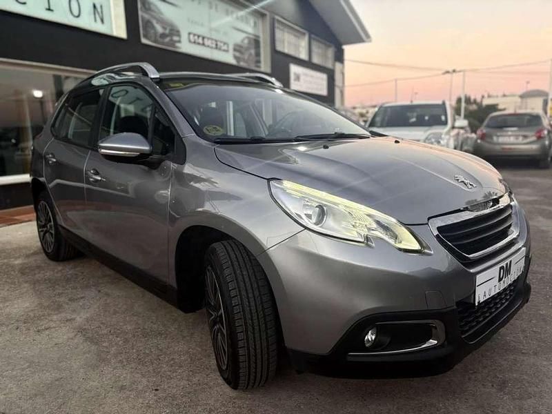 Usado Peugeot 2008 Allure 99 CV (72 kW) 2015 Gris SUV