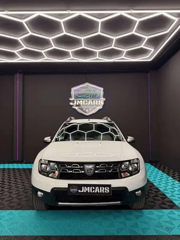 Usado Dacia Duster Lauréate 125 CV (91 kW) 2017 Blanco SUV