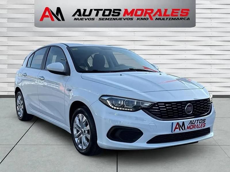 Begagnad Fiat Tipo Easy 95 HK (69 kW) 2017 Vit Sedan