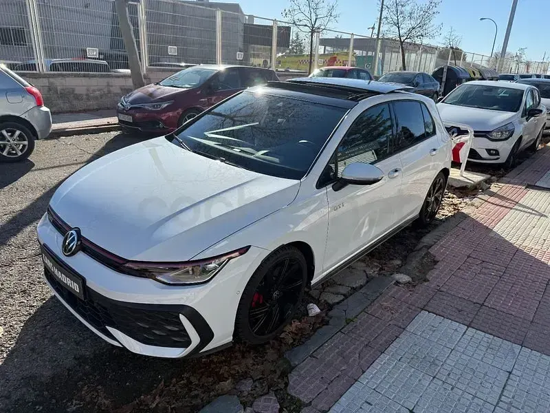Usado VW Golf VIII GTI 265 CV (194 kW) 2024 Blanco Berlina