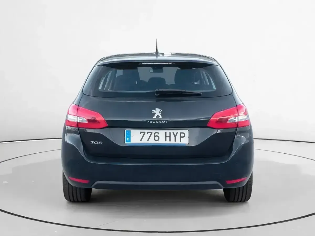 Usado Peugeot 308 Active 131 CV (96 kW) 2014 Gris Familiar