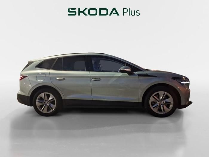 Usado Skoda Enyaq iV 132 kW (180 CV) 2023 Gris plata SUV