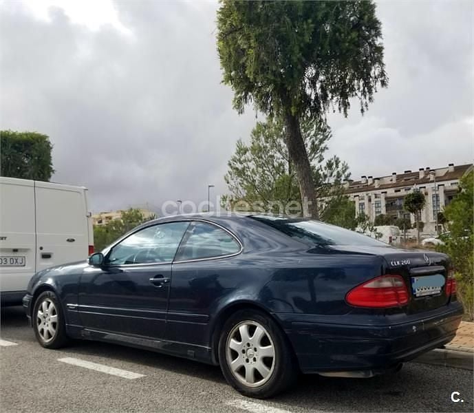 Usado Mercedes CLK200 Avantgarde 136 CV (100 kW) 2001 Verde Coupe