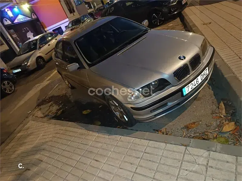 Usado BMW 328 193 CV (141 kW) 2000 Negro Familiar