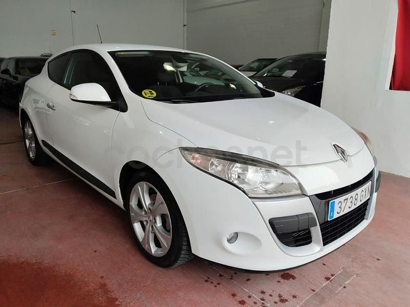 Usado Renault Mégane Dynamique 105 CV (77 kW) 2010 Blanco Berlina