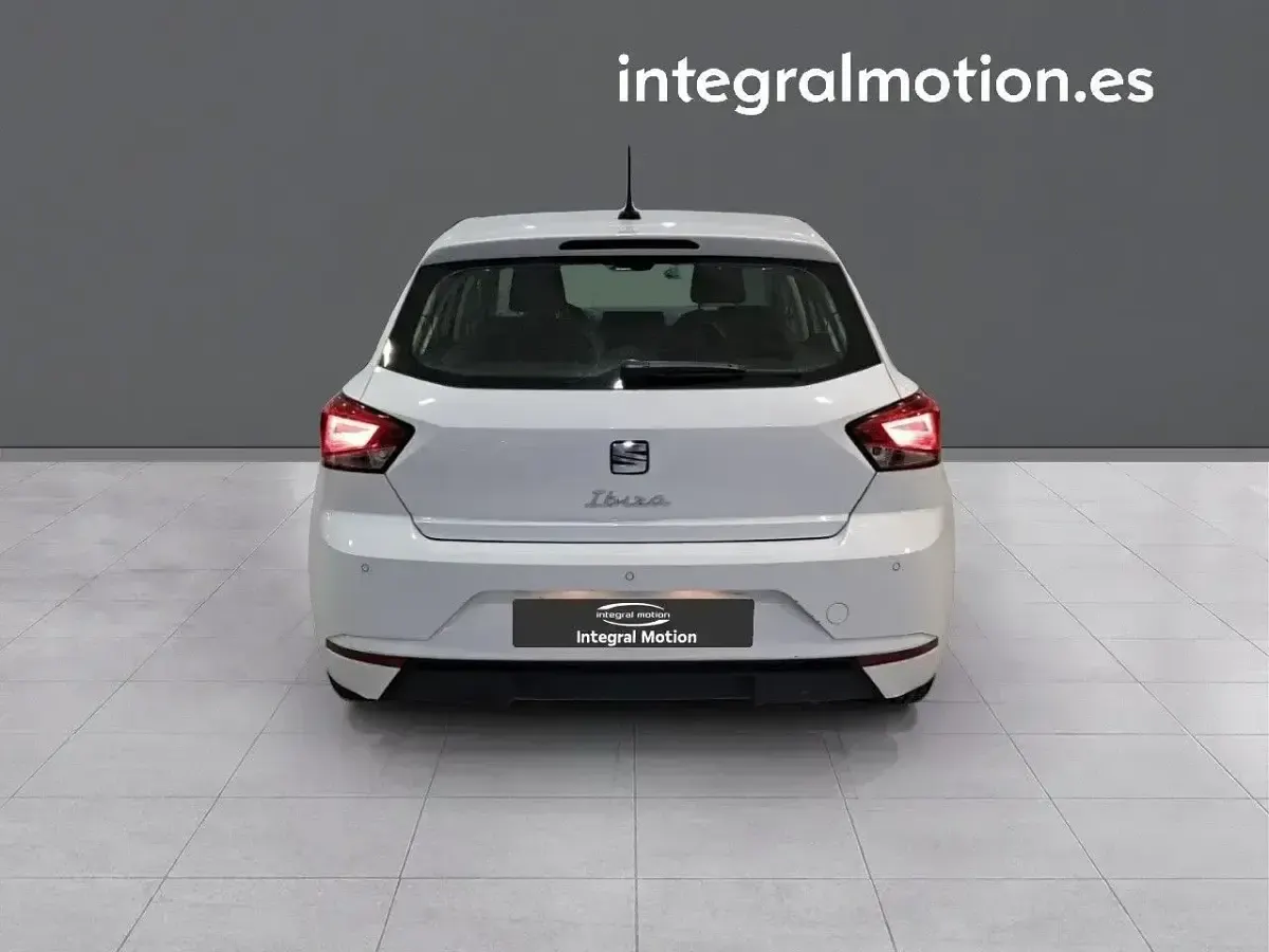 Usado Seat Ibiza Reference 80 CV (58 kW) 2023 Blanco Utilitario