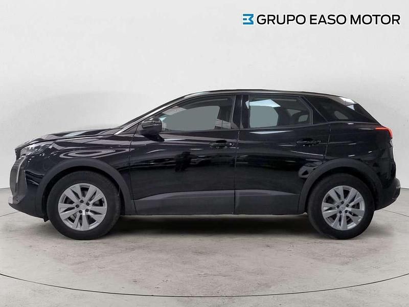 Usado Peugeot 3008 Active 120 CV (88 kW) 2022 Negro SUV