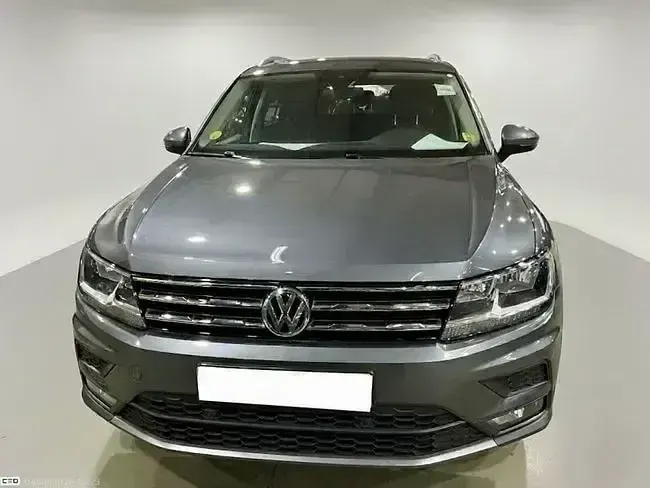 Usado VW Tiguan Comfortline 150 CV (110 kW) 2021 Gris SUV