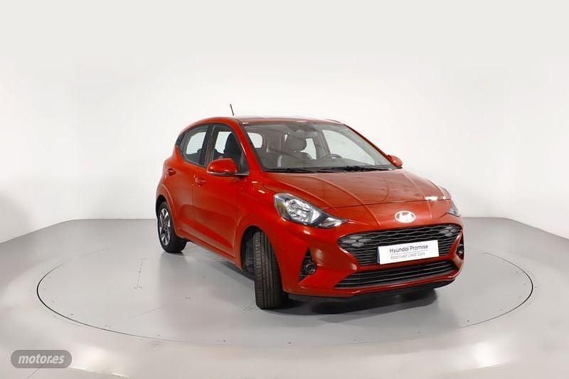 Rojo Usado 2024 Hyundai i10 Utilitario | 13.800 € (Precio justo) - Imagen 1/4