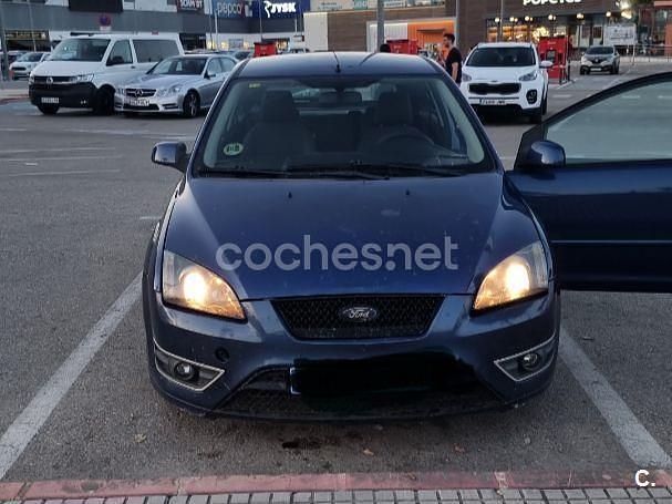 Usado Ford Focus Trend 90 CV (66 kW) 2007 Azul Berlina