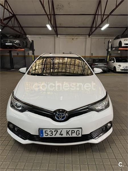 Usado Toyota Auris Hybrid Active 136 CV (100 kW) 2018 Blanco Familiar