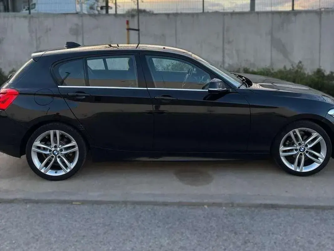 Usado BMW 116 116 CV (85 kW) 2015 Negro Utilitario