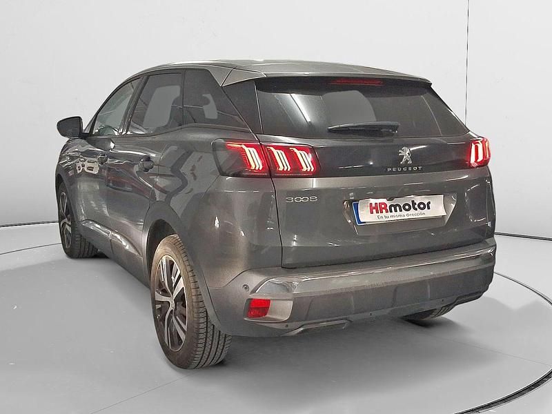 Usado Peugeot 3008 Allure 131 CV (96 kW) 2022 Gris SUV