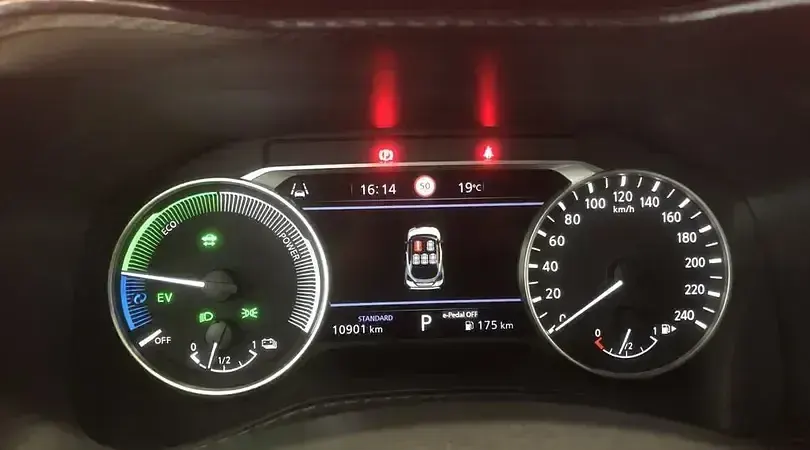 Usado Nissan Juke Acenta 143 CV (105 kW) 2025 Diamond silver metalizado SUV