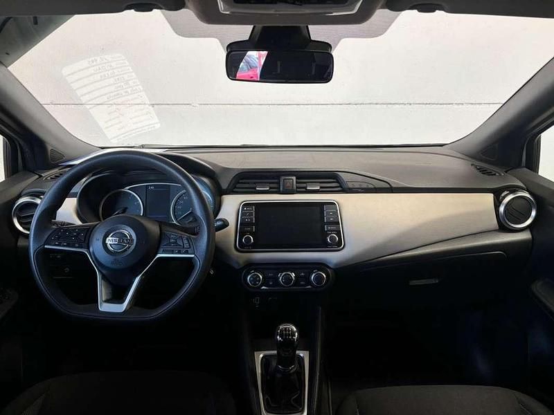 Usado Nissan Micra Acenta 92 CV (67 kW) 2022 Gris Utilitario