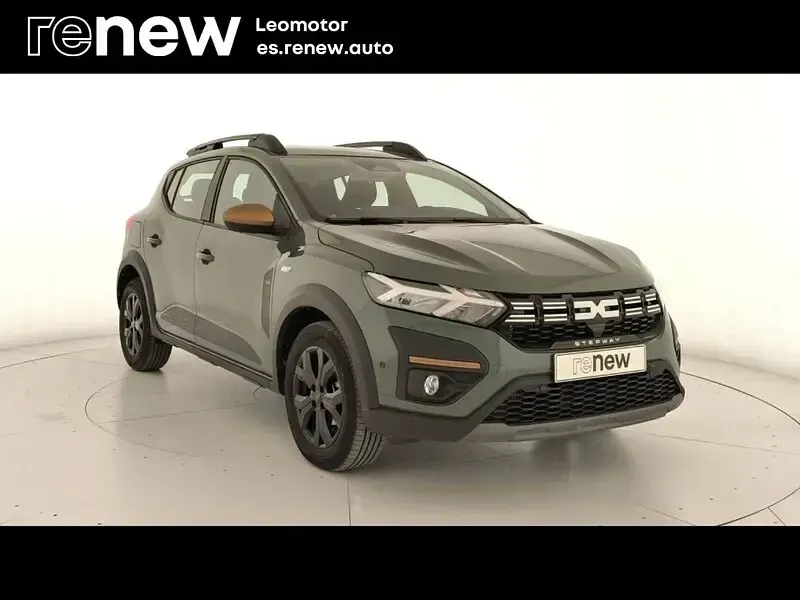 Usado Dacia Sandero Extreme 100 CV (73 kW) 2025 Verde Berlina