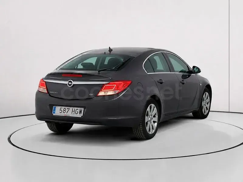 Usado Opel Insignia Edition 130 CV (95 kW) 2011 Gris / plata Berlina