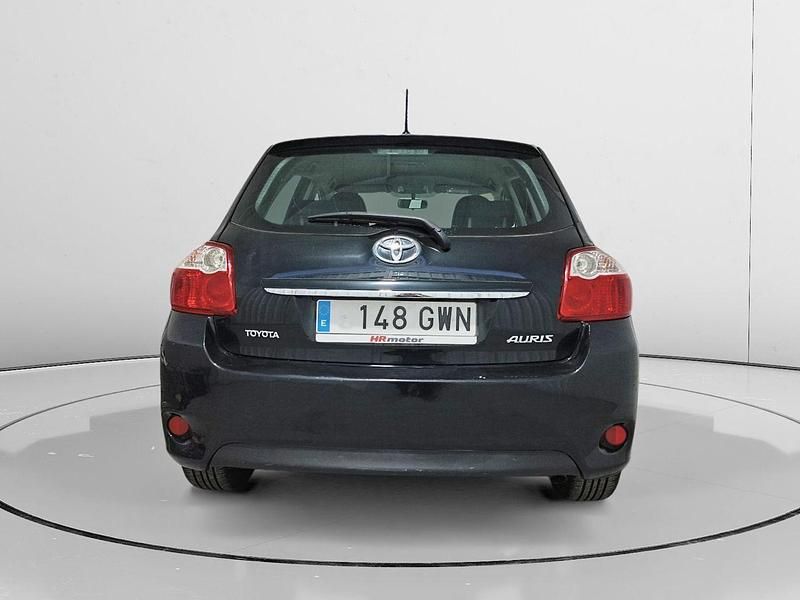 Usado Toyota Auris Active 126 CV (92 kW) 2010 Negro Berlina