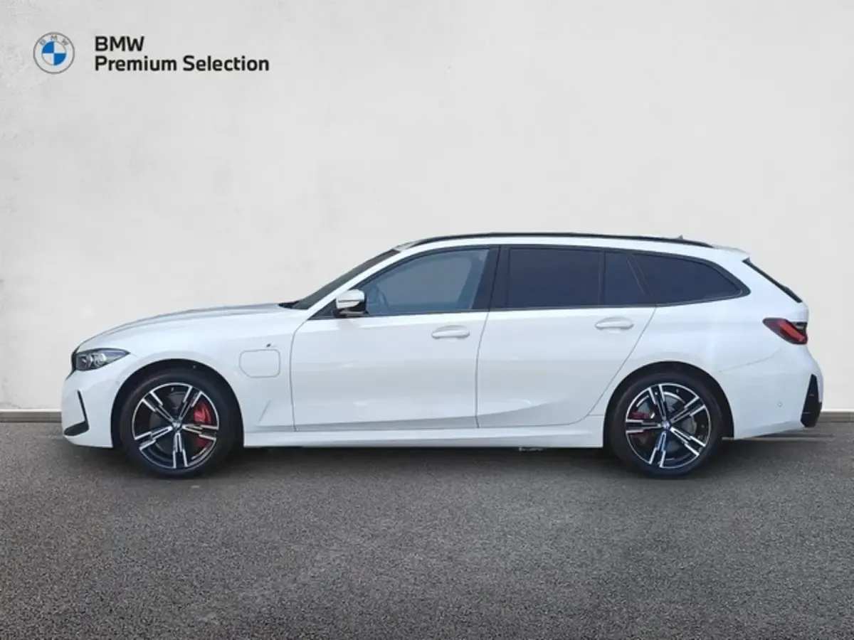 Usado BMW 330e Comfort Edition 292 CV (214 kW) 2025 Blanco Familiar
