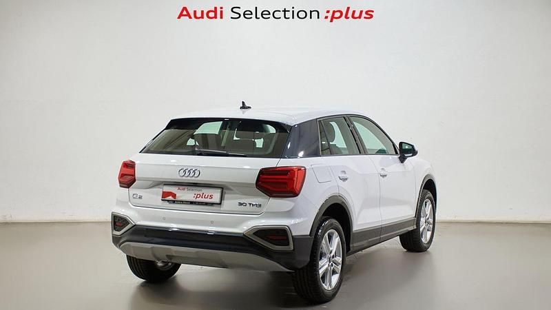 Usado Audi Q2 Advanced Plus 110 CV (80 kW) 2023 Blanco arkona SUV