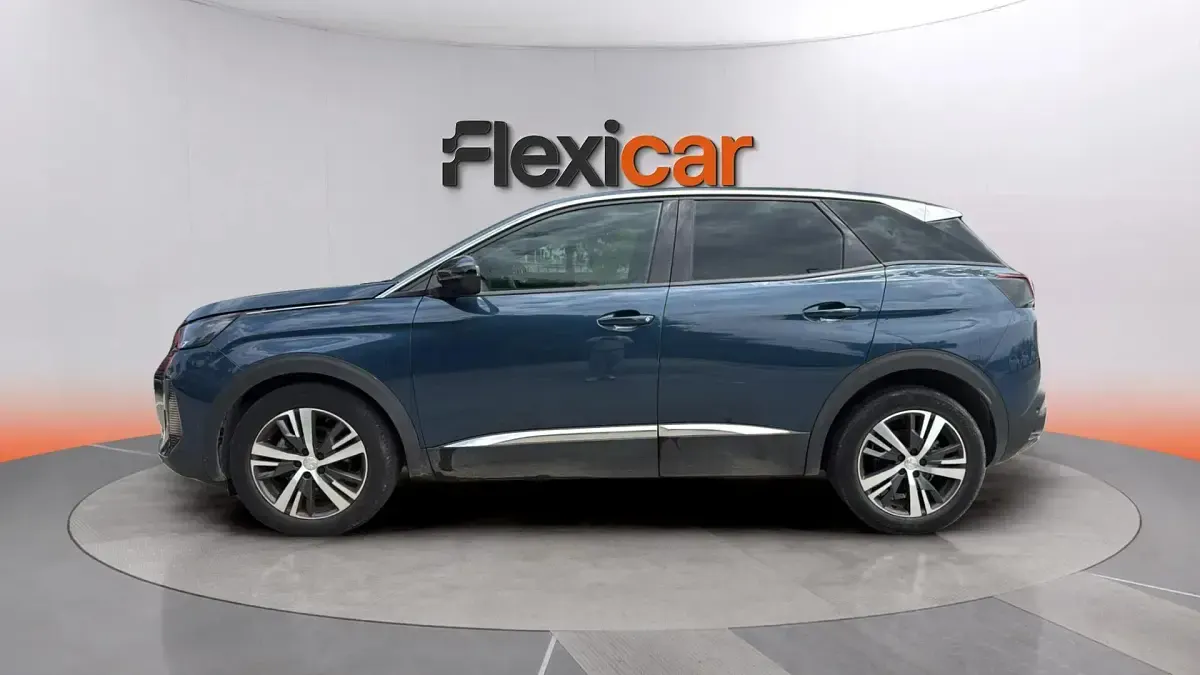 Usado Peugeot 3008 Allure 131 CV (96 kW) 2023 Azul SUV