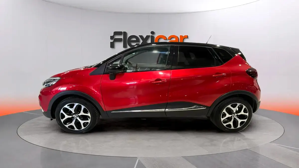 Usado Renault Captur Zen 120 CV (88 kW) 2018 Rojo SUV