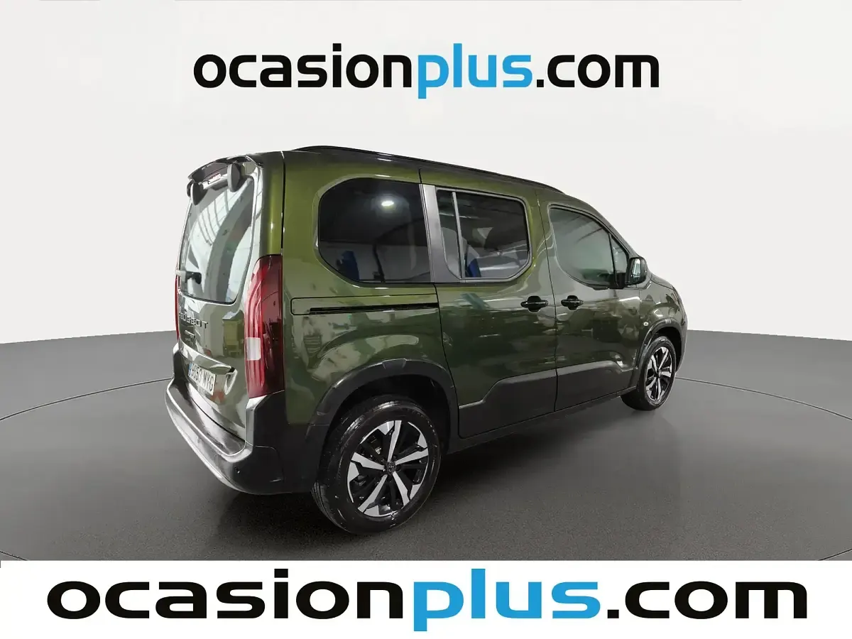 Usado Peugeot Rifter GT 130 CV (95 kW) 2025 Verde Monovolumen