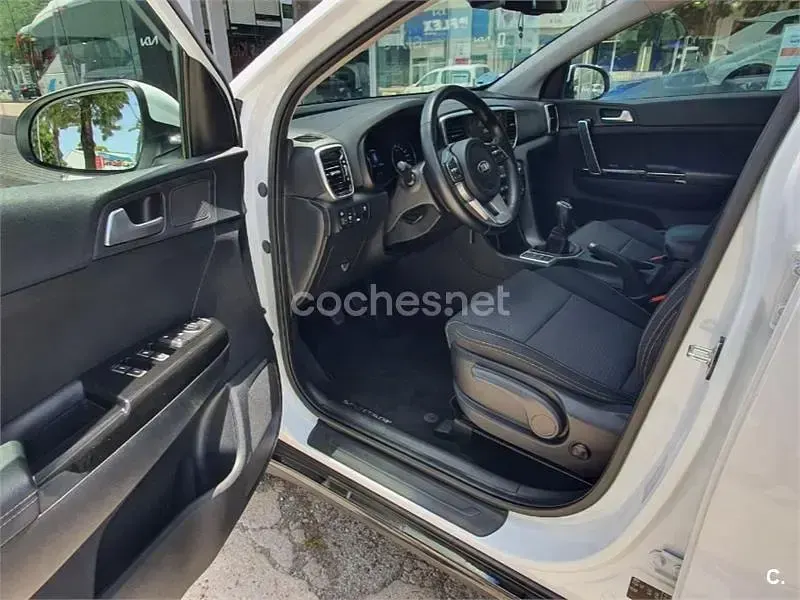 Usado Kia Sportage 132 CV (97 kW) 2021 Blanco SUV