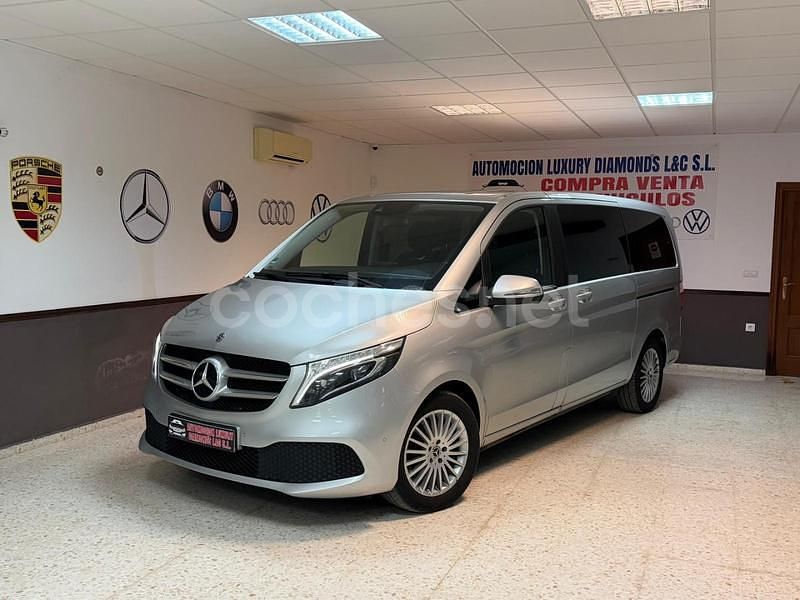 Gris / plata Usado 2021 Mercedes V220 Avantgarde Monovolumen | 36.850 € (Super precio) - Imagen 1/4