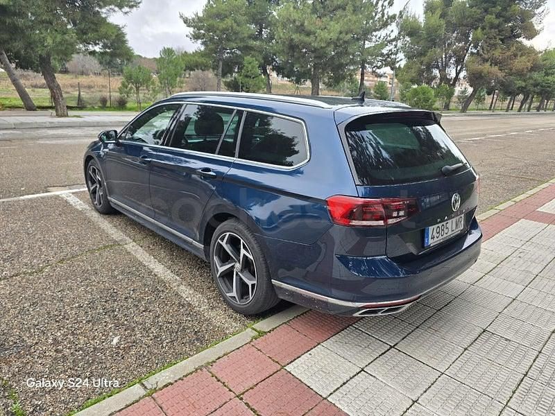 Usado VW Passat R-line 150 CV (110 kW) 2021 Azul Familiar